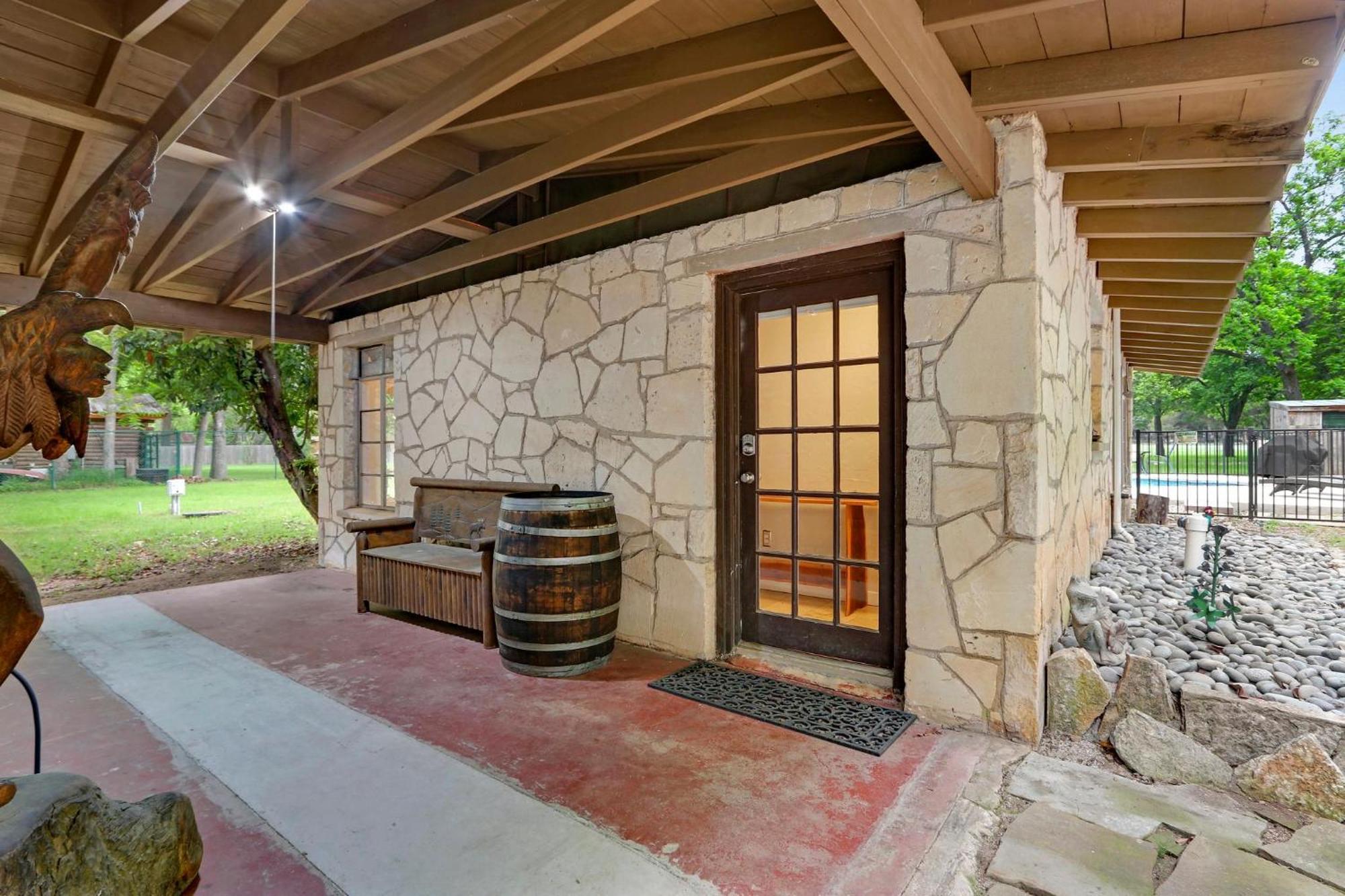 Вилла Rock House On Cypress Creek Уимберли Экстерьер фото